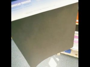 100 de pantaloni galbeni de îmbrăcăminte de lucru galbeni și țesături de îmbrăcăminte