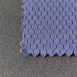 PN28/ROOSO 100D Poly Fire cu uscare rapidă, țesătură din polipropilenă cu carbon, tricotat ripstop, 150 g/m²